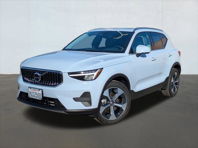 Used 2025 Volvo XC40 B5 Core w/ Climate Package