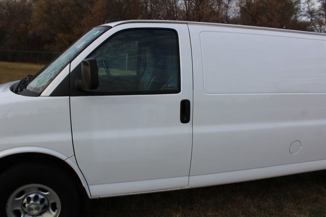 Used 2020 Chevrolet Express 3500 Extended w/ Driver Convenience Package RWD image 12
