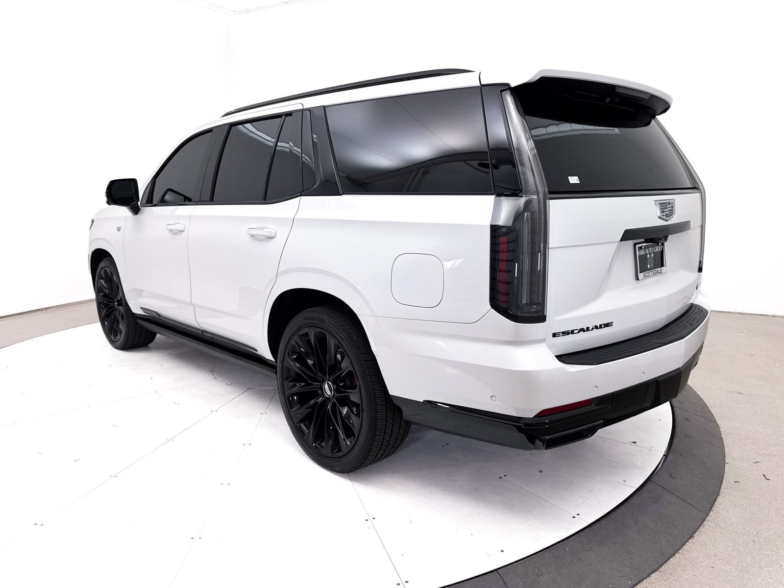 Used 2025 Cadillac Escalade Sport Platinum w/ LPO, ONYX Package AWD/4WD image 18