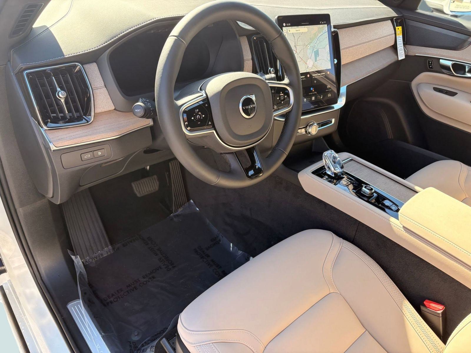 New 2026 Volvo XC90 T8 Plus w/ Protection Package image 4