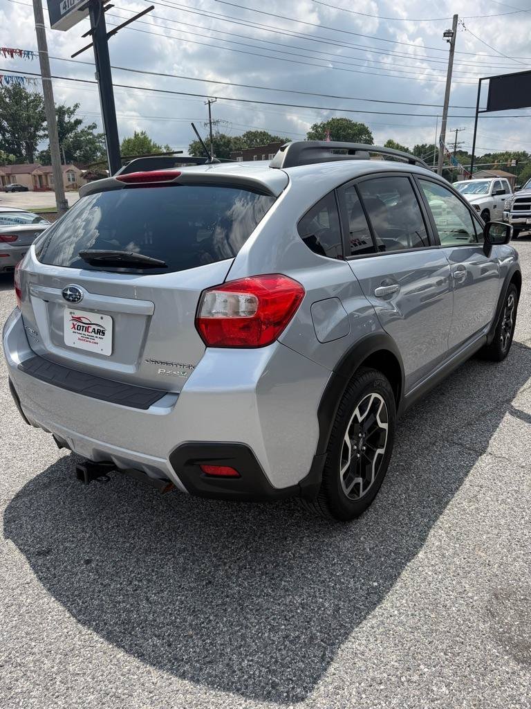 Used 2017 Subaru Crosstrek 2.0i Premium w/ Moonroof Package AWD/4WD image 6