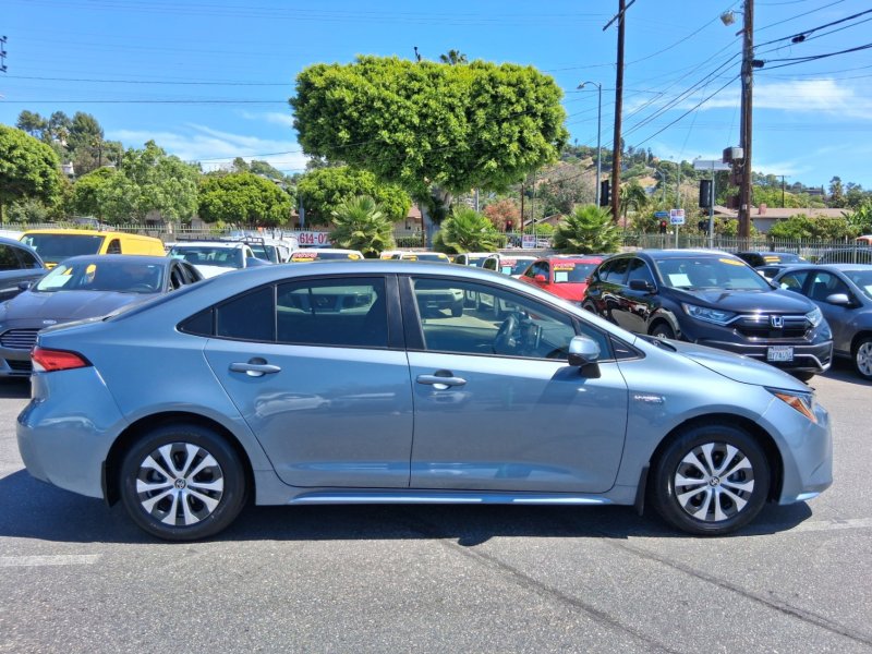 Used 2021 Toyota Corolla LE FWD image 7