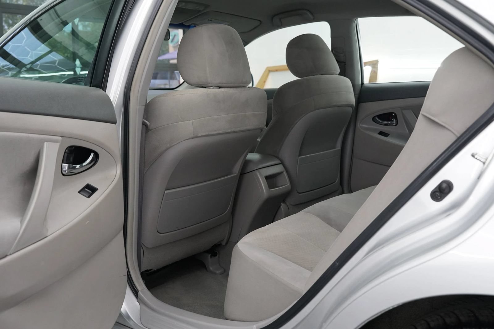 Used 2009 Toyota Camry LE FWD image 25