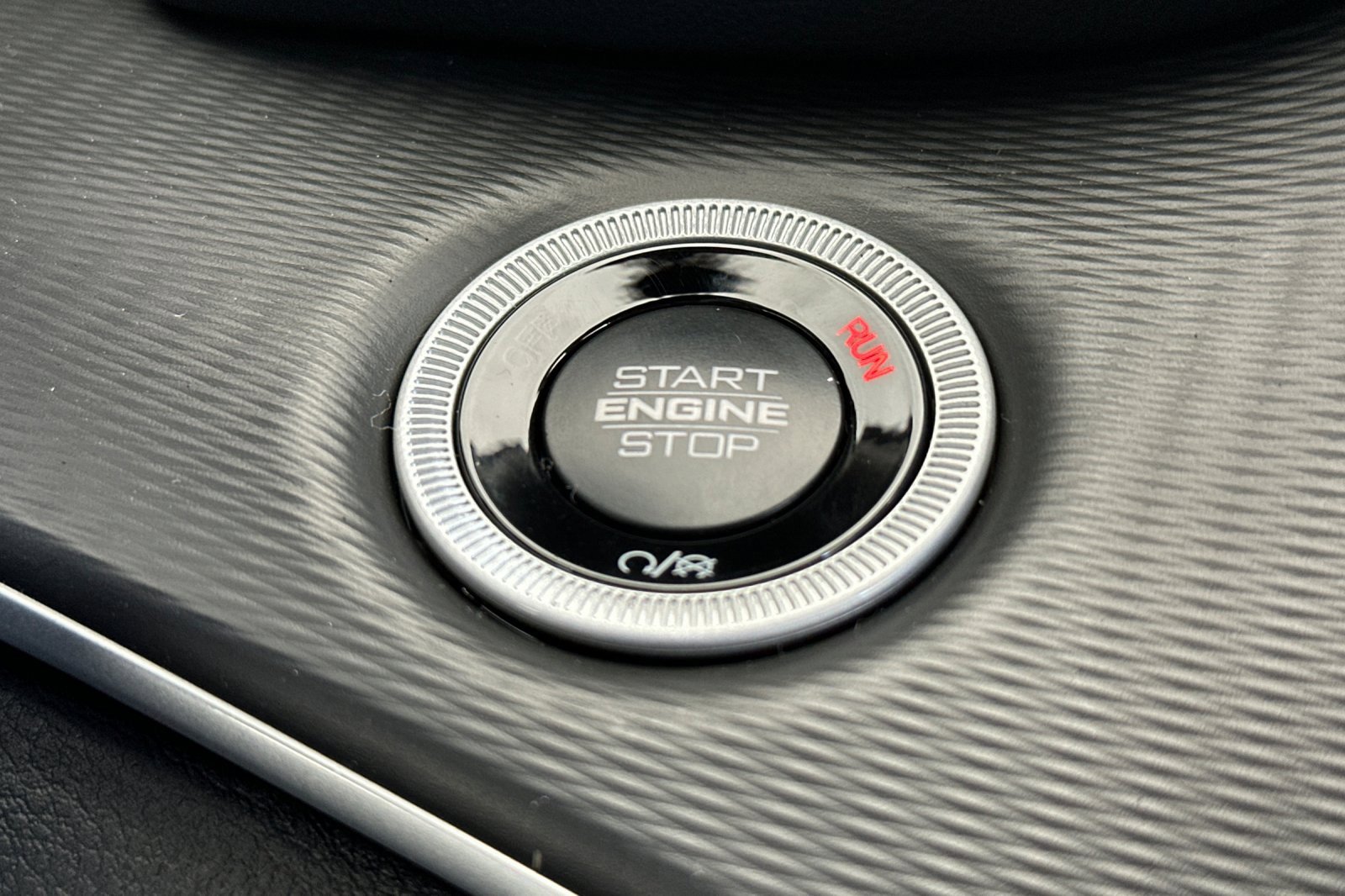 New 2025 Jeep Grand Cherokee L Laredo w/ Luxury Tech Group I image 24