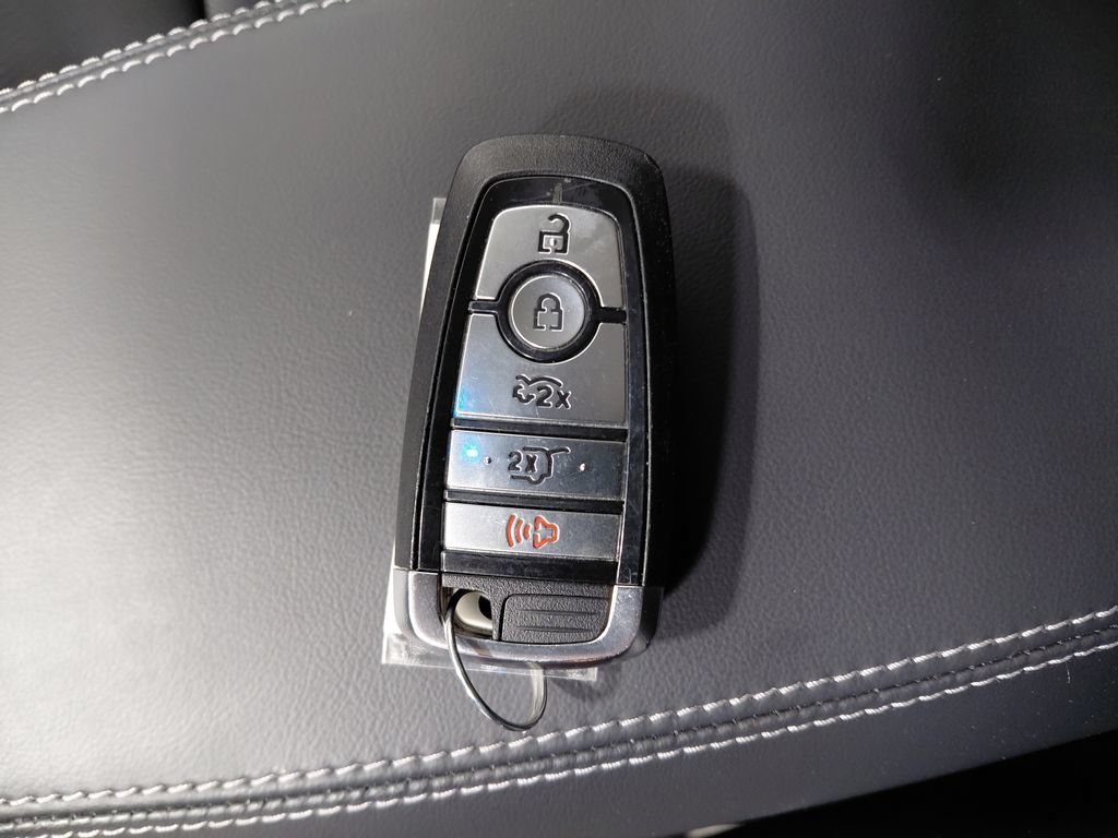 Certified 2025 Ford Mustang Mach-E Premium AWD/4WD image 7