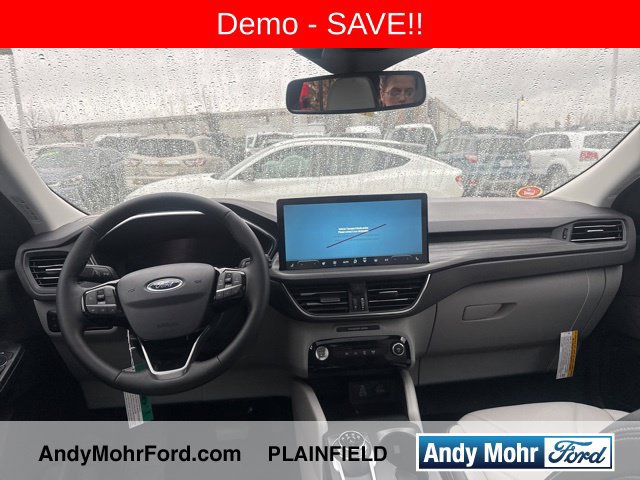 New 2025 Ford Escape SE w/ PHEV Premium Package FWD image 12