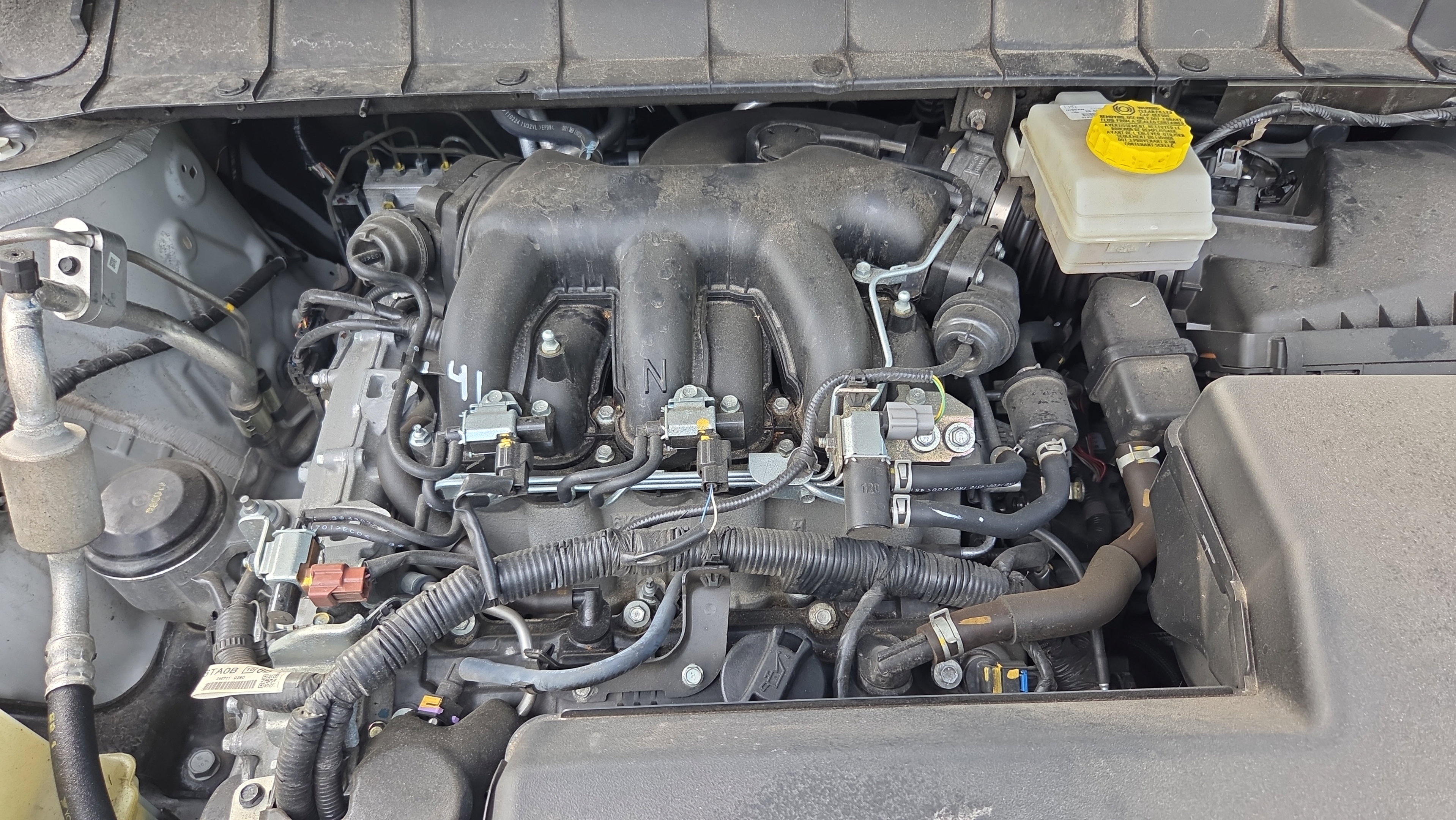Used 2025 Nissan Pathfinder SV FWD image 18