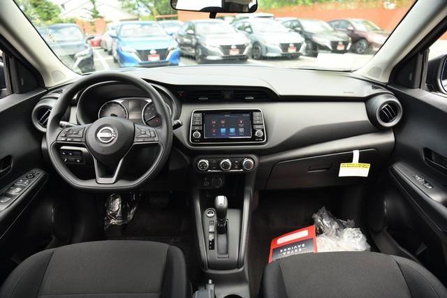 New 2025 Nissan Kicks Play S image 8
