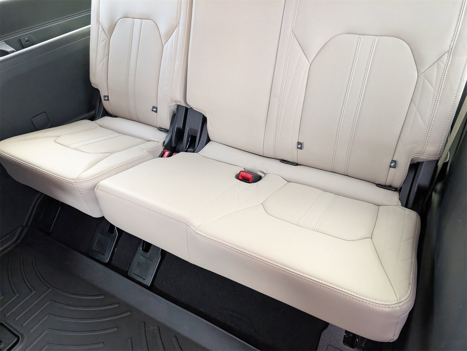 Used 2024 Ford Expedition Max Platinum image 31