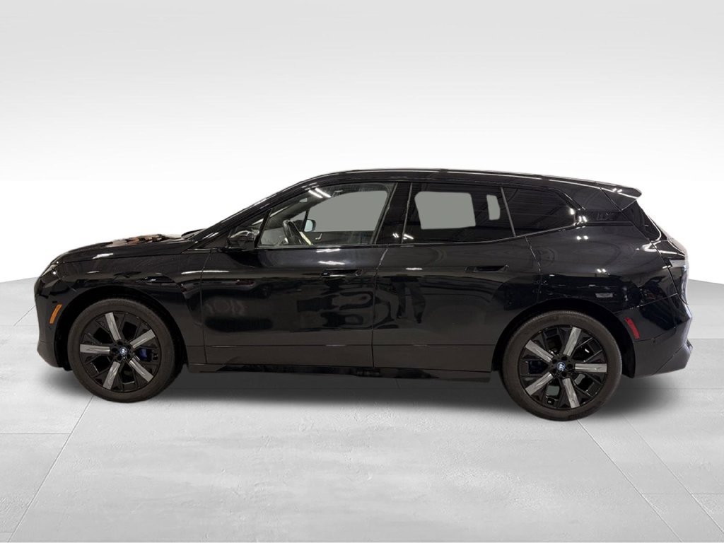Used 2024 BMW iX xDrive50 AWD/4WD image 2