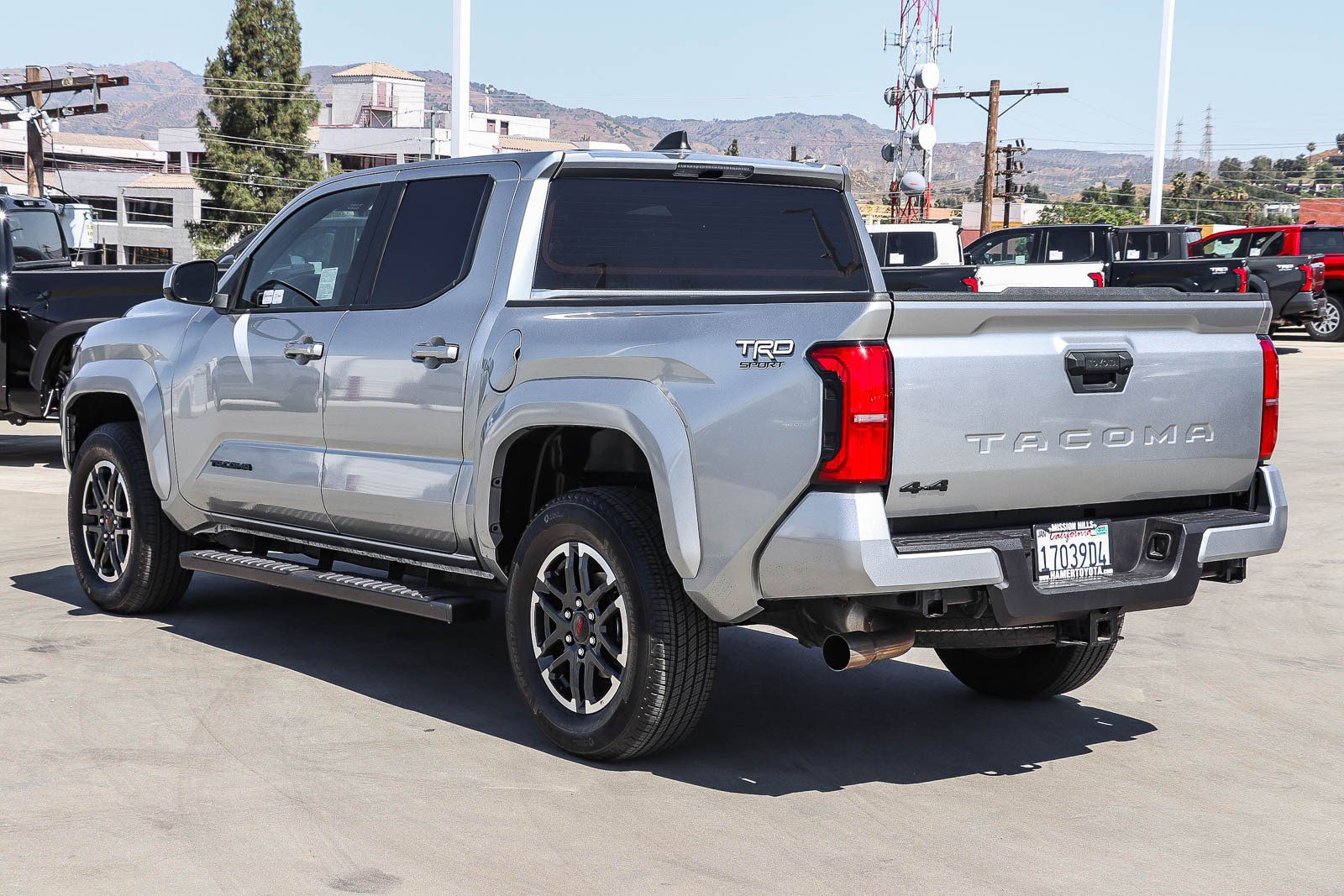 Certified 2025 Toyota Tacoma TRD Sport AWD/4WD image 5