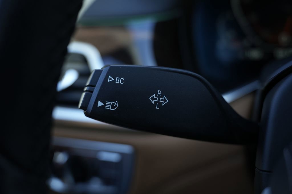 Used 2020 BMW 750i xDrive w/ Cold Weather Package image 58