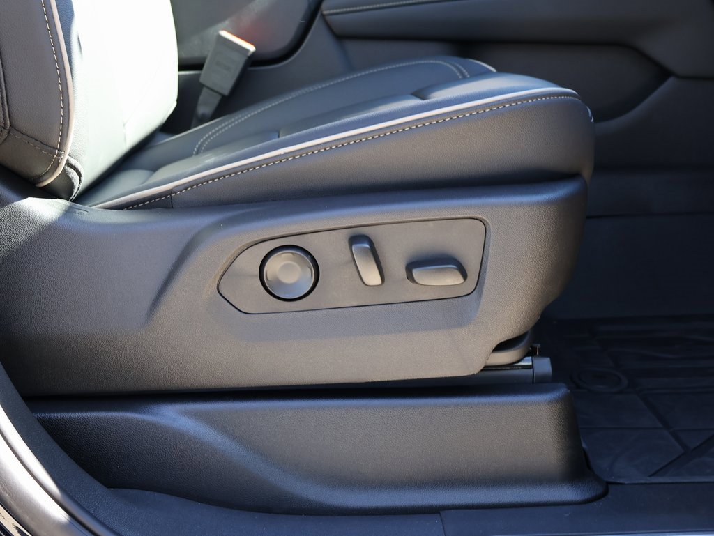 New 2025 Chevrolet Suburban Premier image 43