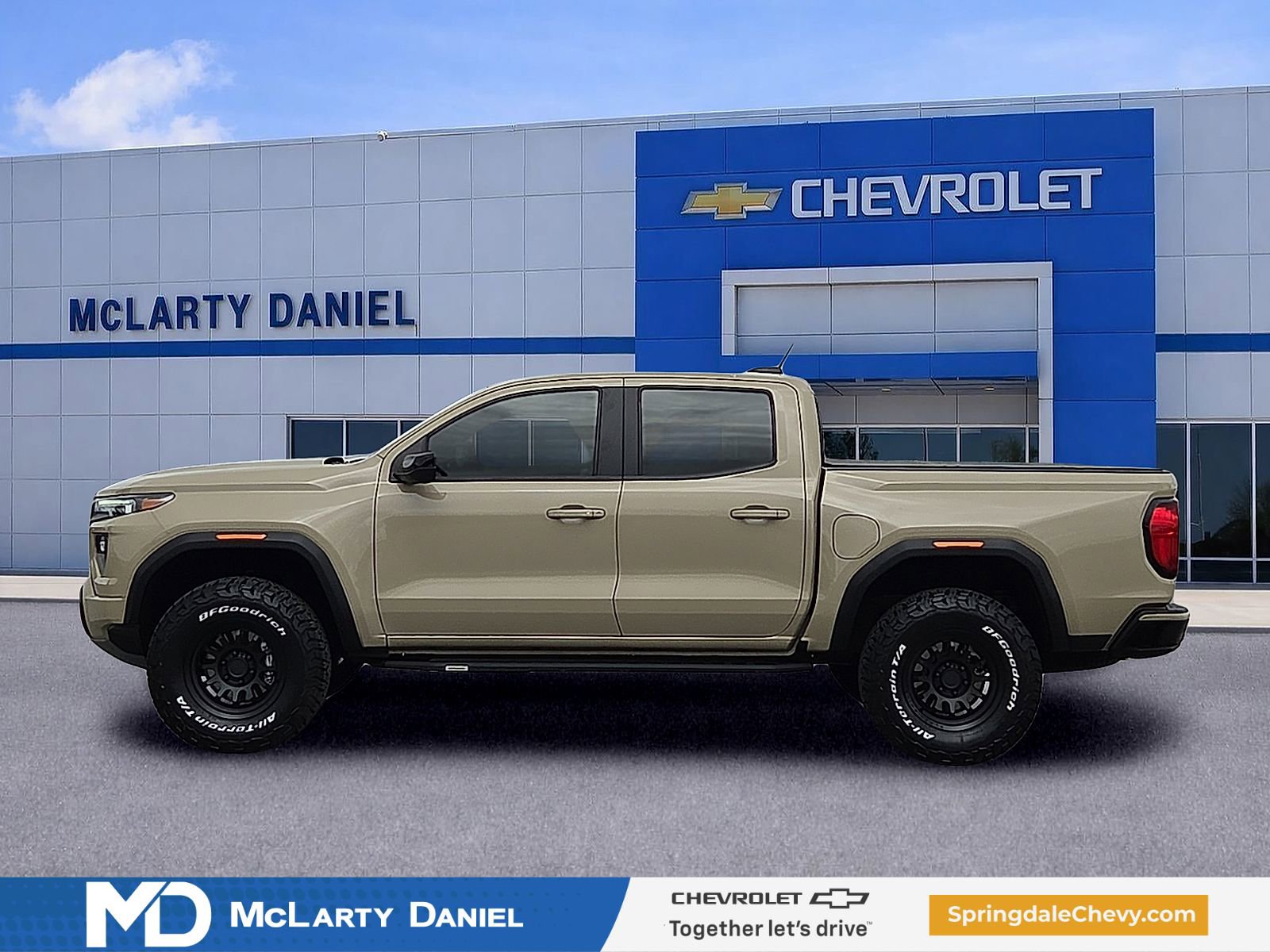 Used 2023 GMC Canyon AT4 w/ LPO, Skid Plate Package AWD/4WD image 3