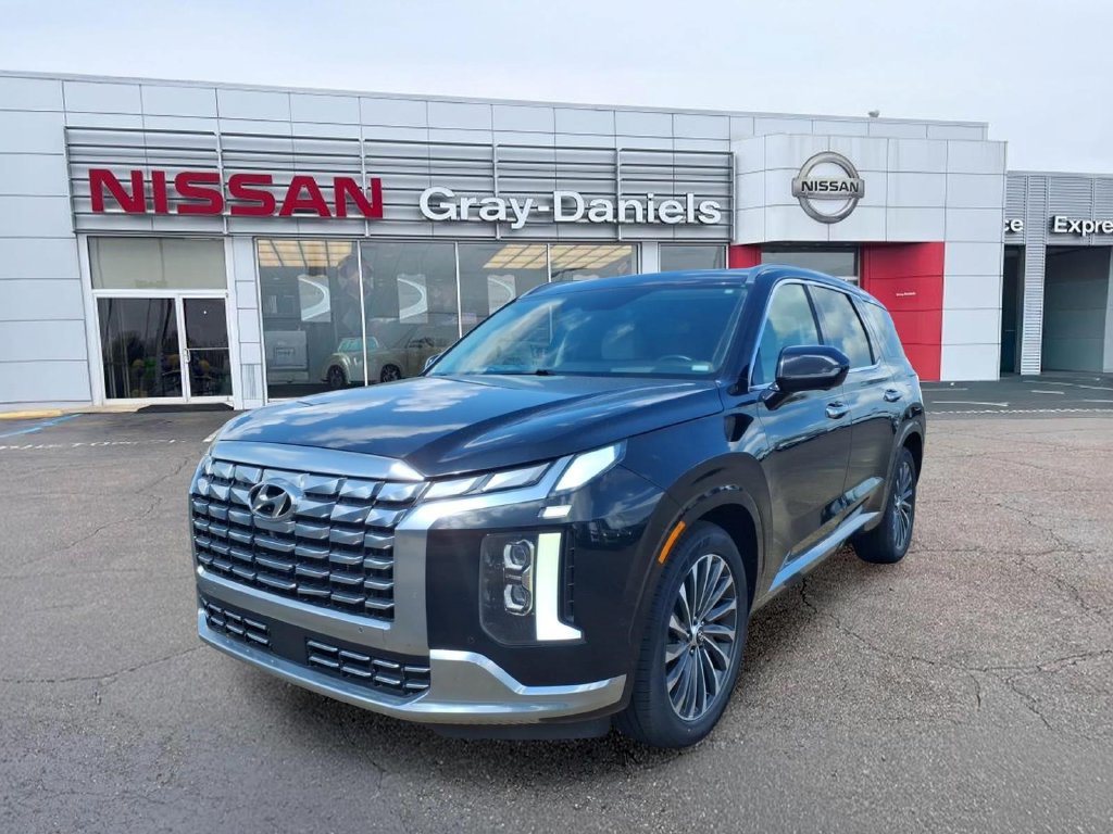 Used 2024 Hyundai Palisade Calligraphy FWD image 3