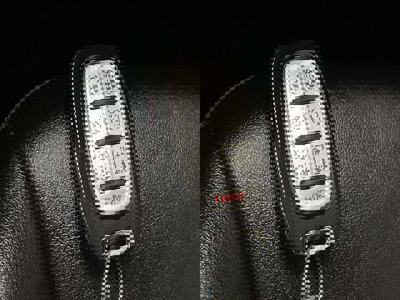 Used 2024 Chrysler Pacifica Touring-L image 27