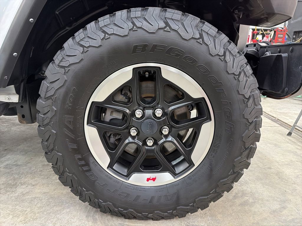 Used 2023 Jeep Gladiator Sport image 11