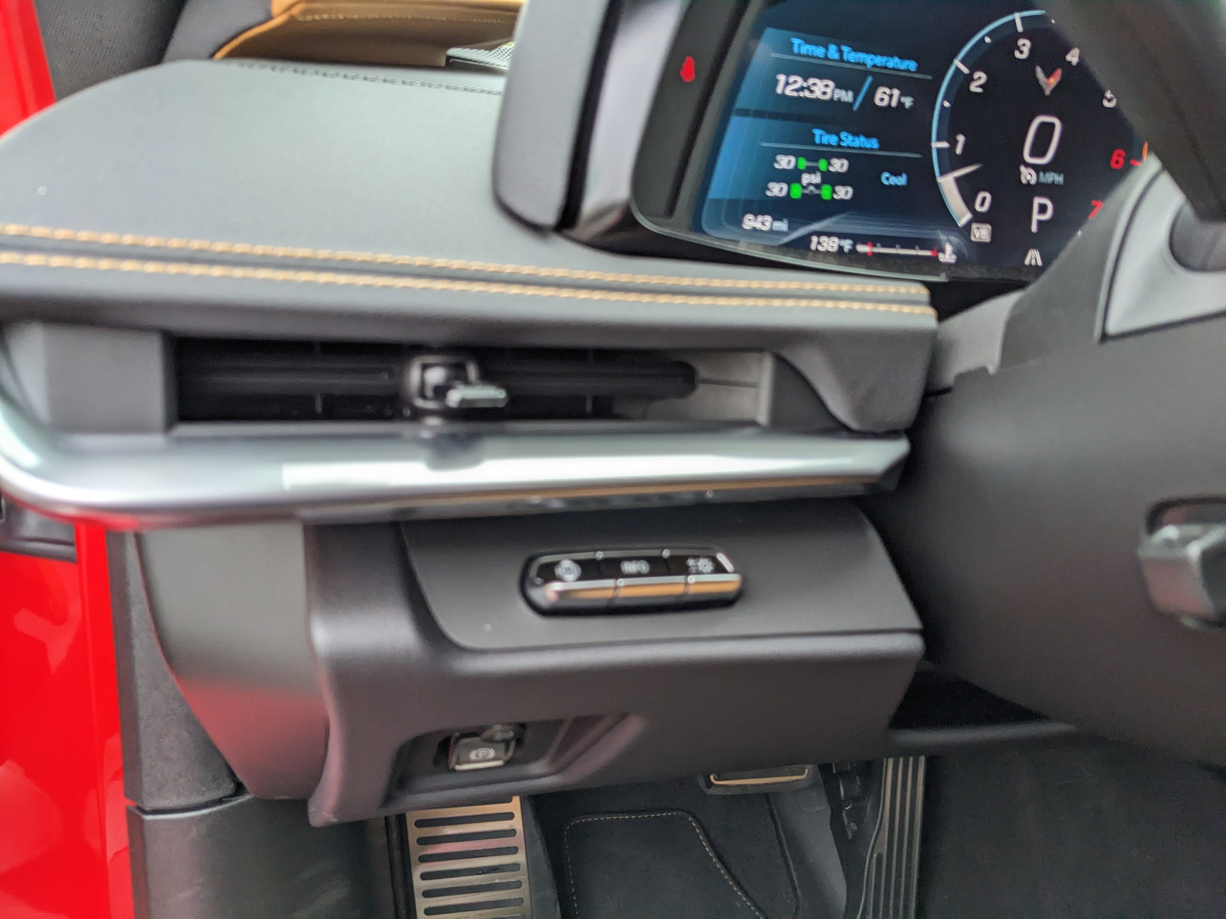 Used 2025 Chevrolet Corvette 2LT image 32