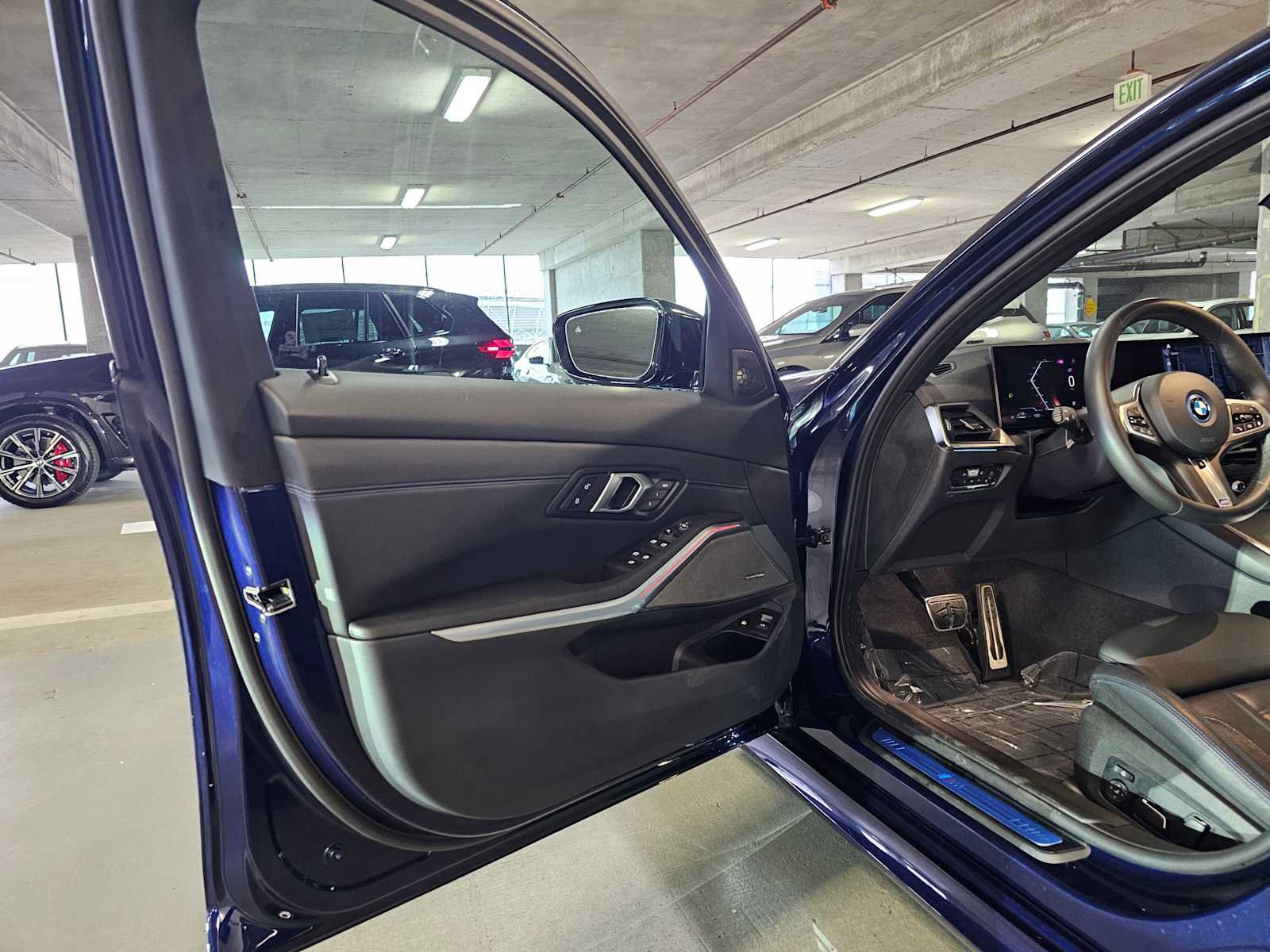 Used 2024 BMW 330e xDrive w/ Premium Package AWD/4WD image 31