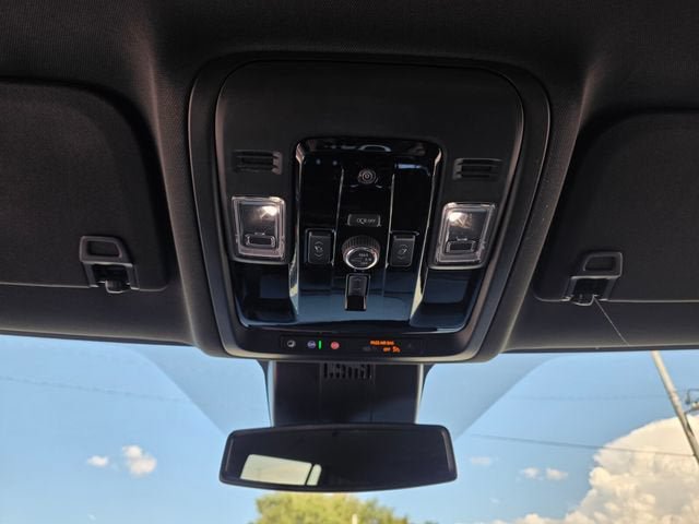 New 2026 GMC Yukon XL Elevation AWD/4WD image 23