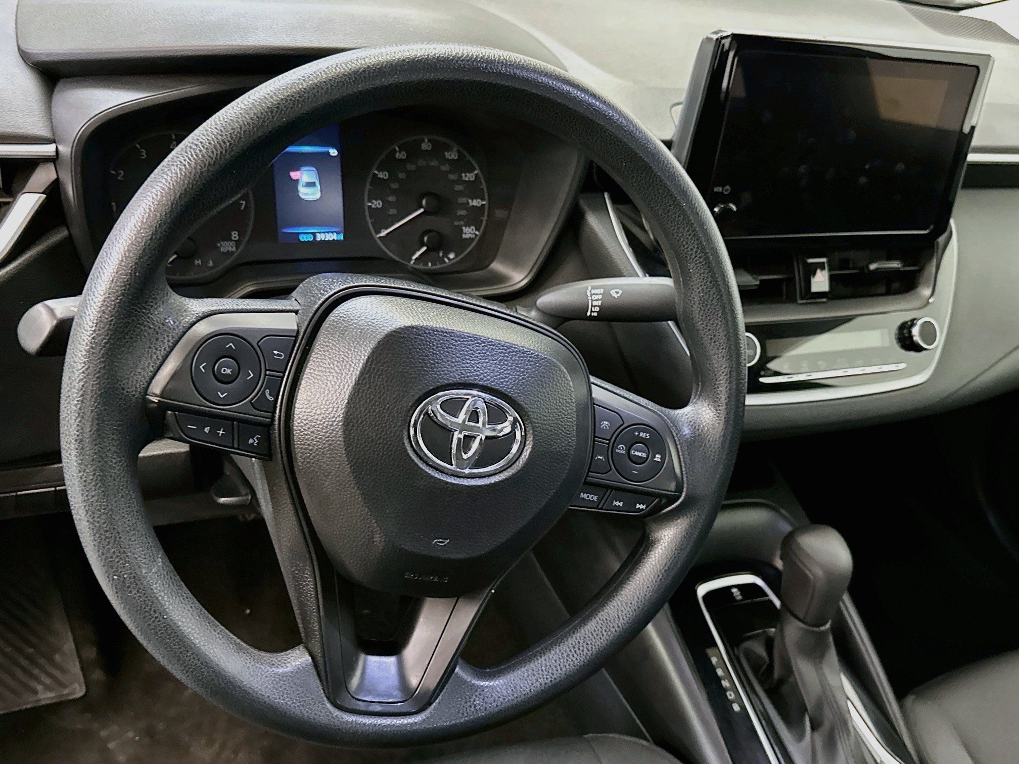Used 2025 Toyota Corolla LE FWD image 18
