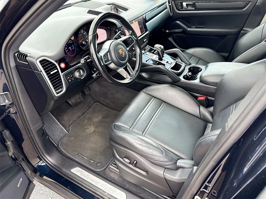 Used 2022 Porsche Cayenne Platinum Edition image 25