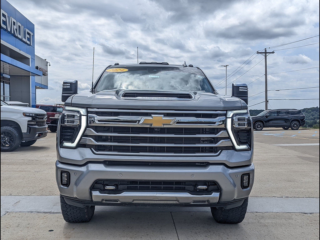 Used 2024 Chevrolet Silverado 2500 High Country w/ High Country Premium Package AWD/4WD image 11