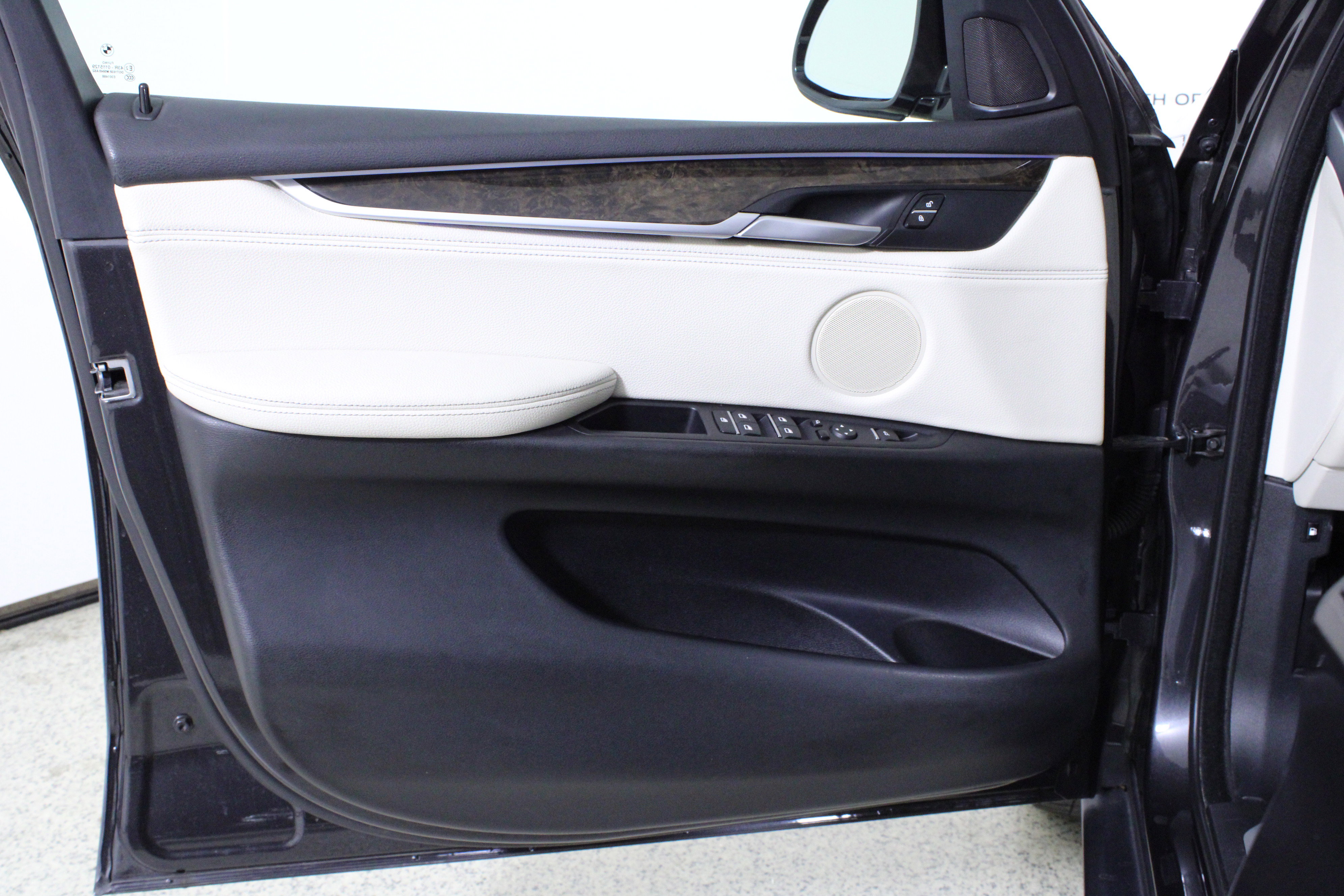 Used 2017 BMW X5 xDrive40e image 19