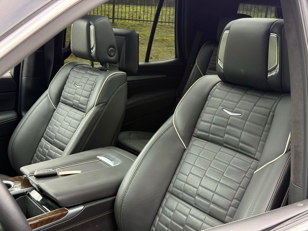 Certified 2025 Cadillac Escalade Premium Luxury Platinum w/ LPO, Floor Liner Package AWD/4WD image 14