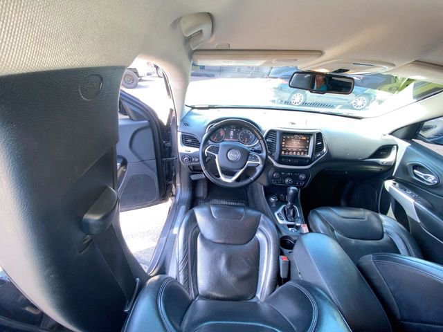 Used 2018 Jeep Cherokee Overland AWD/4WD image 26