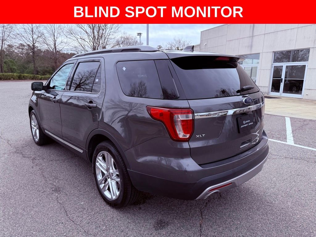 Used 2017 Ford Explorer XLT w/ Equipment Group 202A image 5