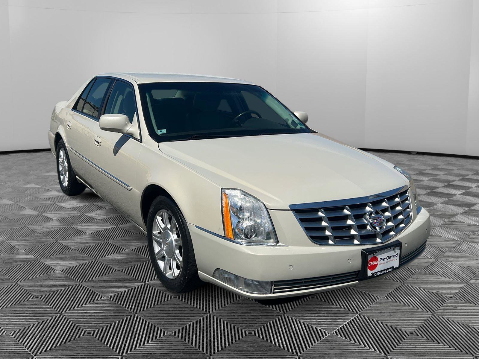 Used 2010 Cadillac DTS FWD image 7