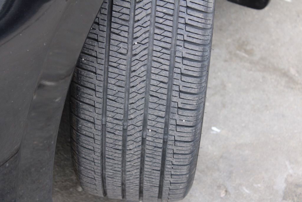 Used 2020 Nissan Versa SR image 13