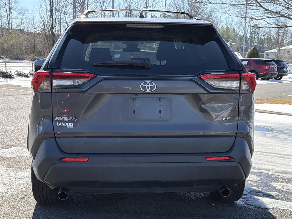 Used 2020 Toyota RAV4 LE image 4