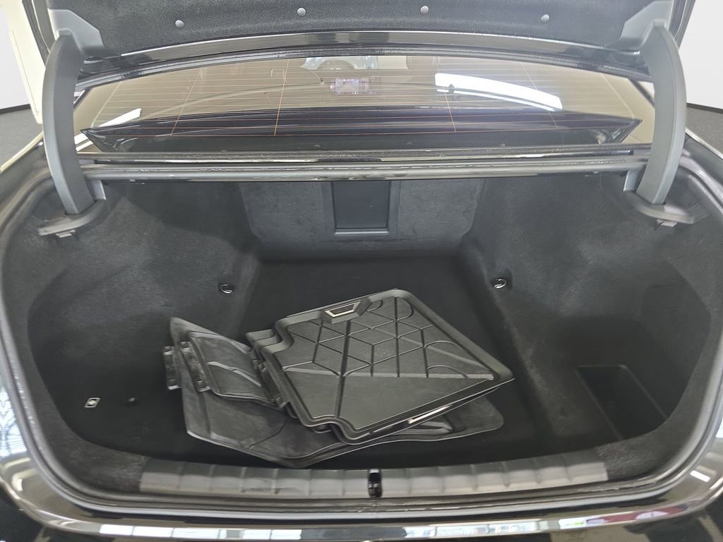 Used 2023 BMW 740i w/ Parking Assistance Package image 30
