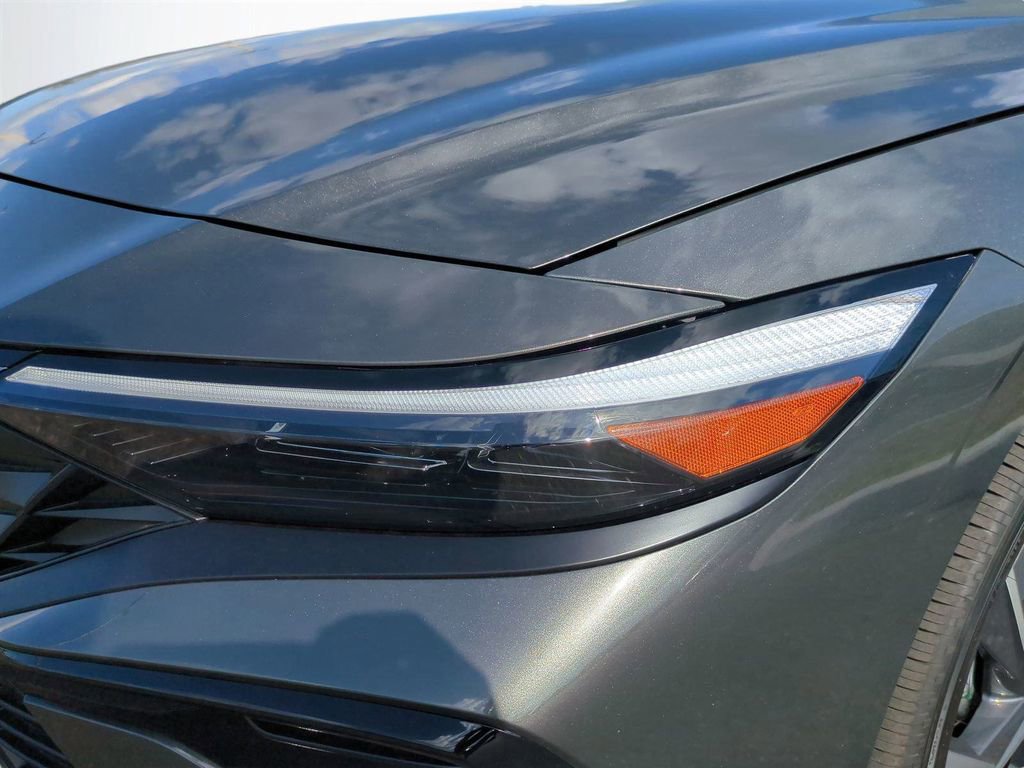 New 2026 Hyundai Elantra Limited image 10