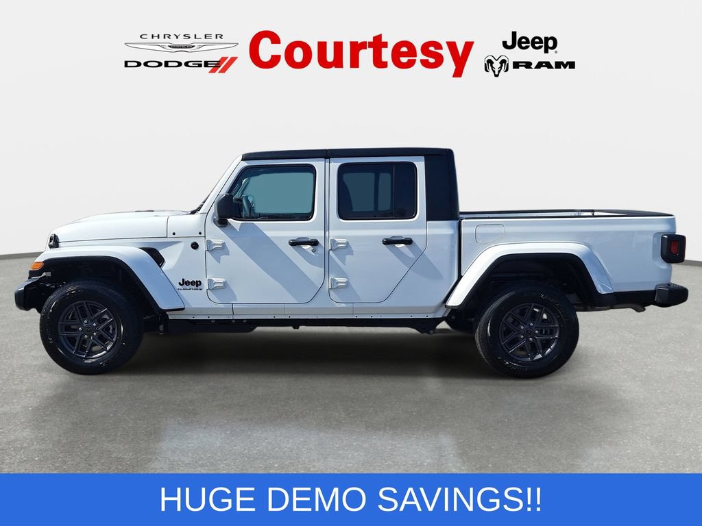 New 2026 Jeep Gladiator Sport AWD/4WD image 5