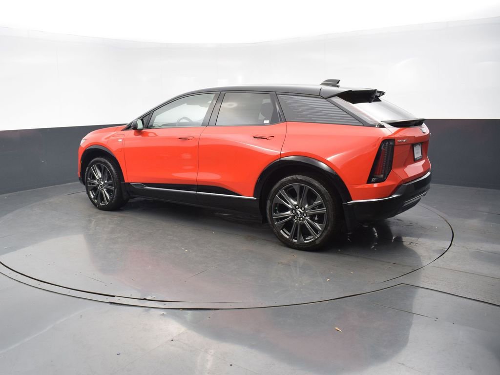 New 2026 Cadillac Optiq Sport 2 w/ LPO, Floor Liner Package image 4