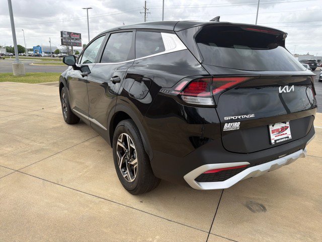 Used 2024 Kia Sportage LX image 6