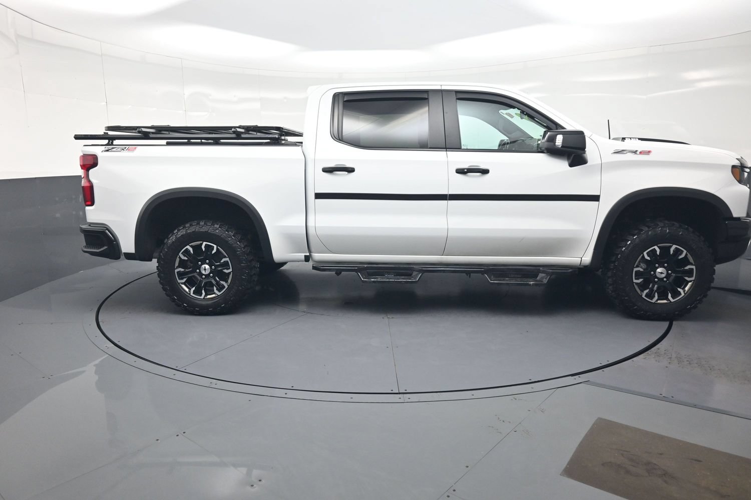 Used 2023 Chevrolet Silverado 1500 ZR2 AWD/4WD image 2