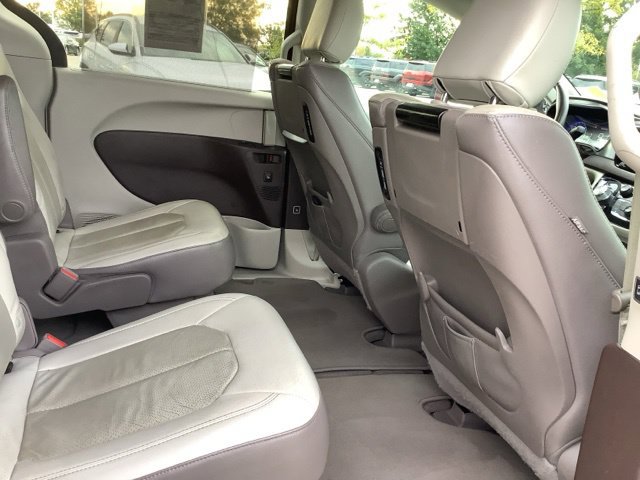 Used 2018 Chrysler Pacifica Touring-L Plus FWD image 21