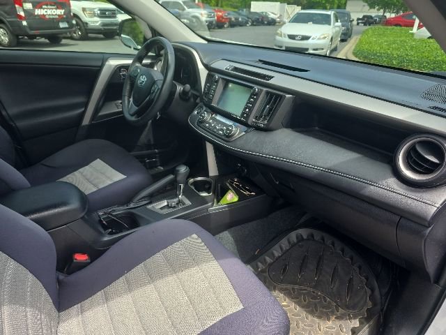 Used 2017 Toyota RAV4 XLE FWD image 13