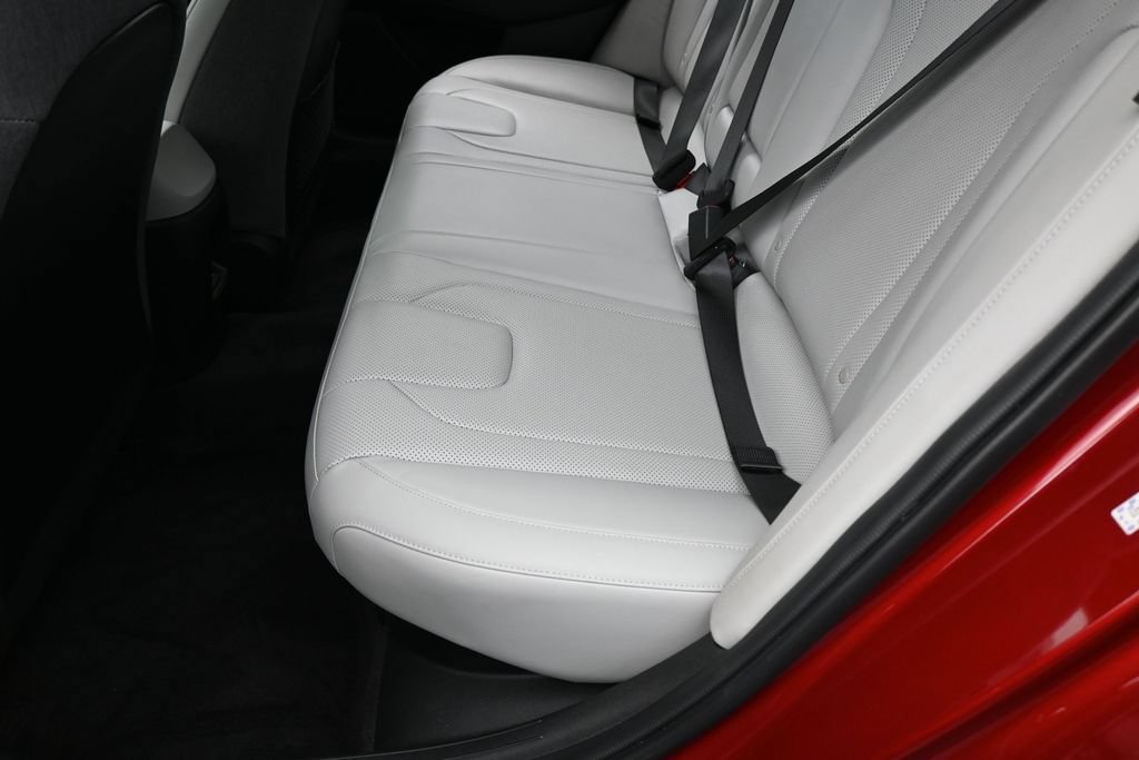 Used 2024 Hyundai Elantra Limited FWD image 34