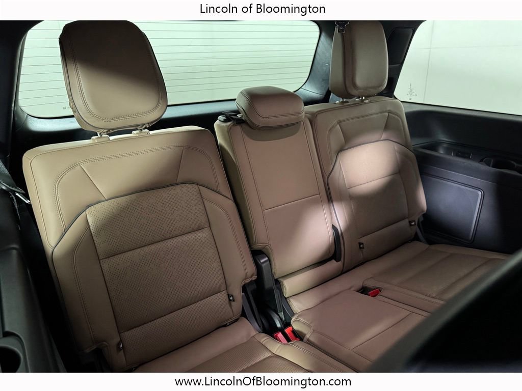 Certified 2025 Lincoln Navigator Black Label AWD/4WD image 22