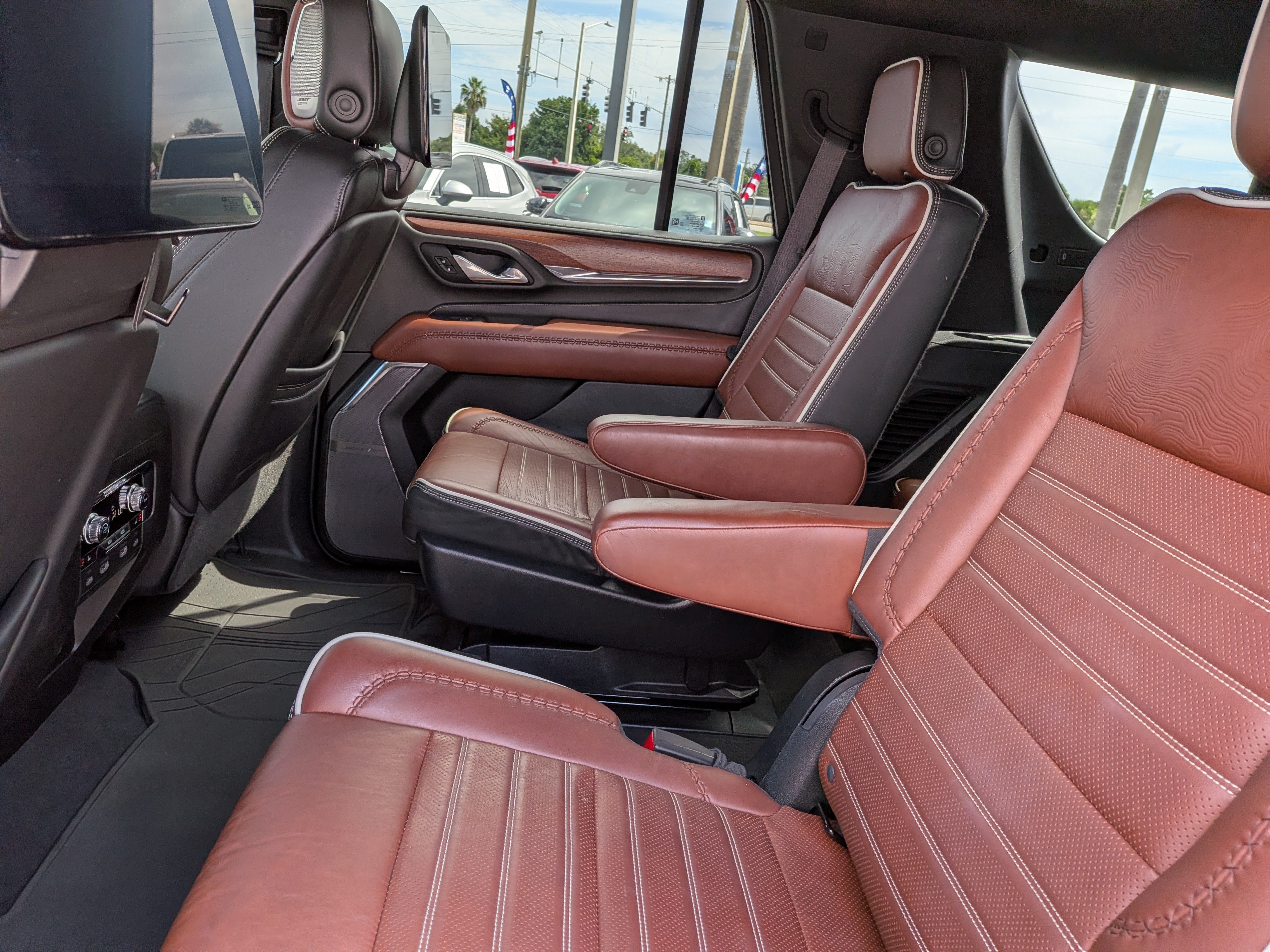 Certified 2023 GMC Yukon Denali Ultimate AWD/4WD image 17
