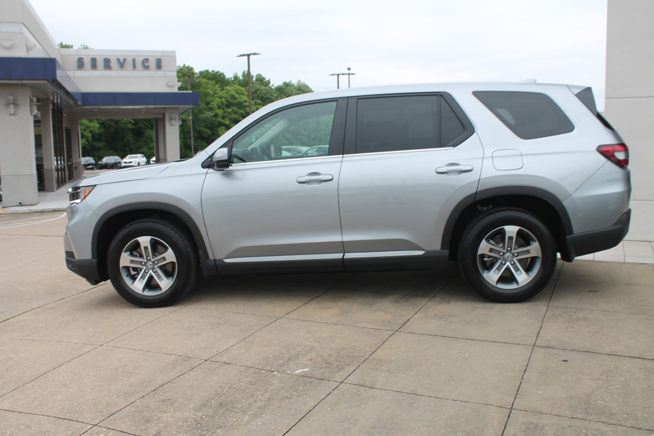 Used 2024 Honda Pilot EX-L image 7