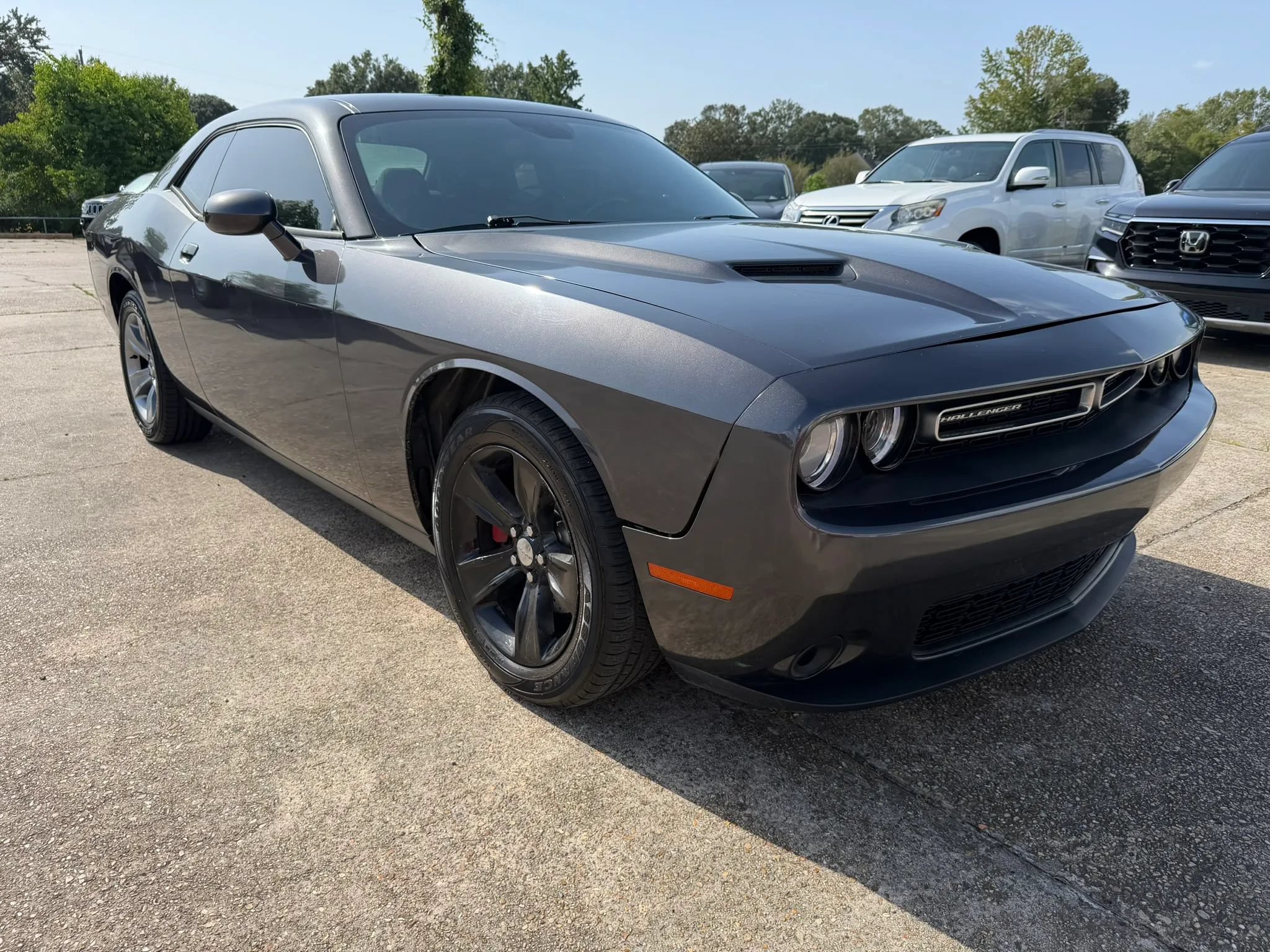 Used 2016 Dodge Challenger SXT RWD image 6