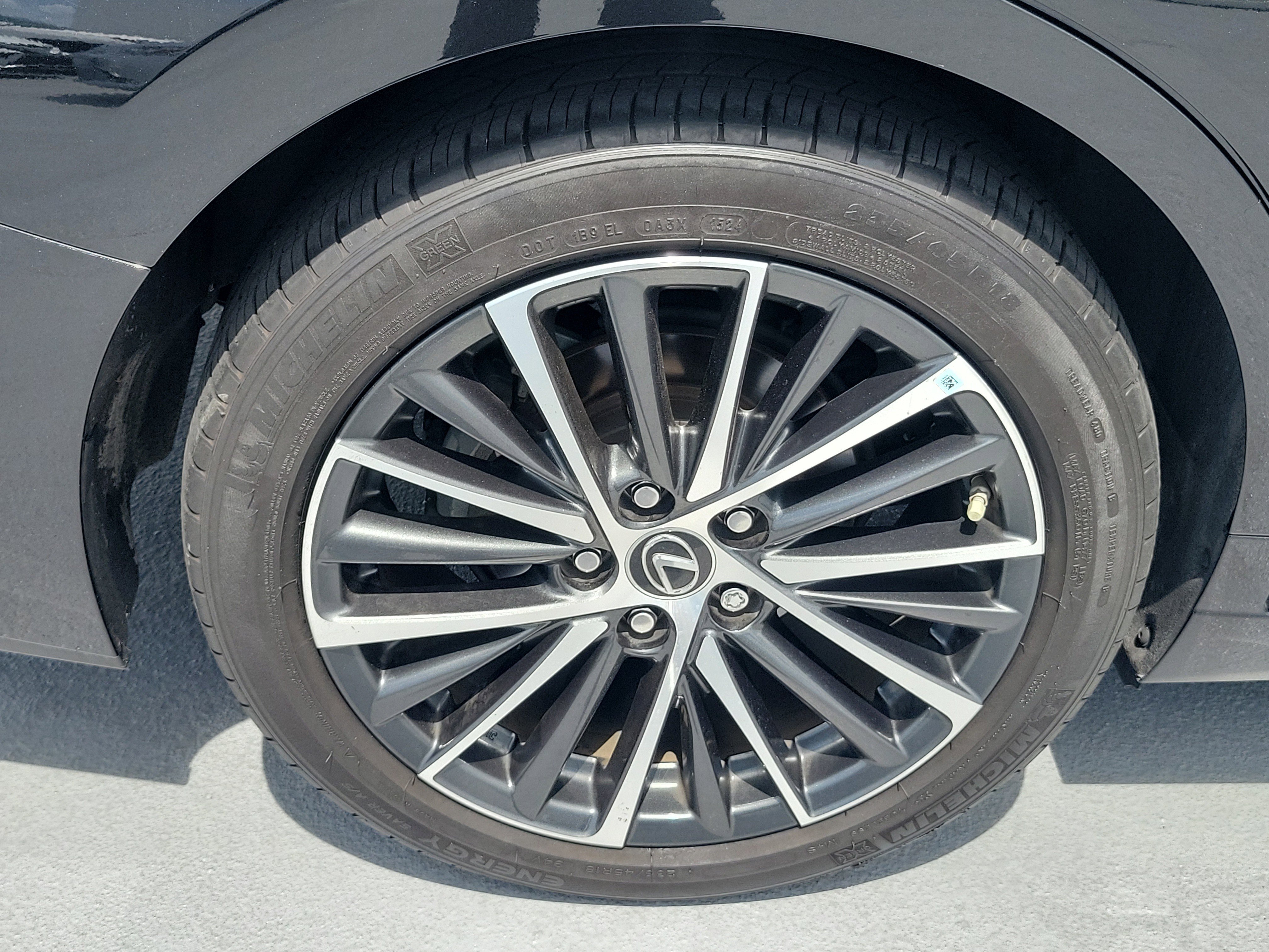 Certified 2024 Lexus ES 350 w/ Premium Package FWD image 7