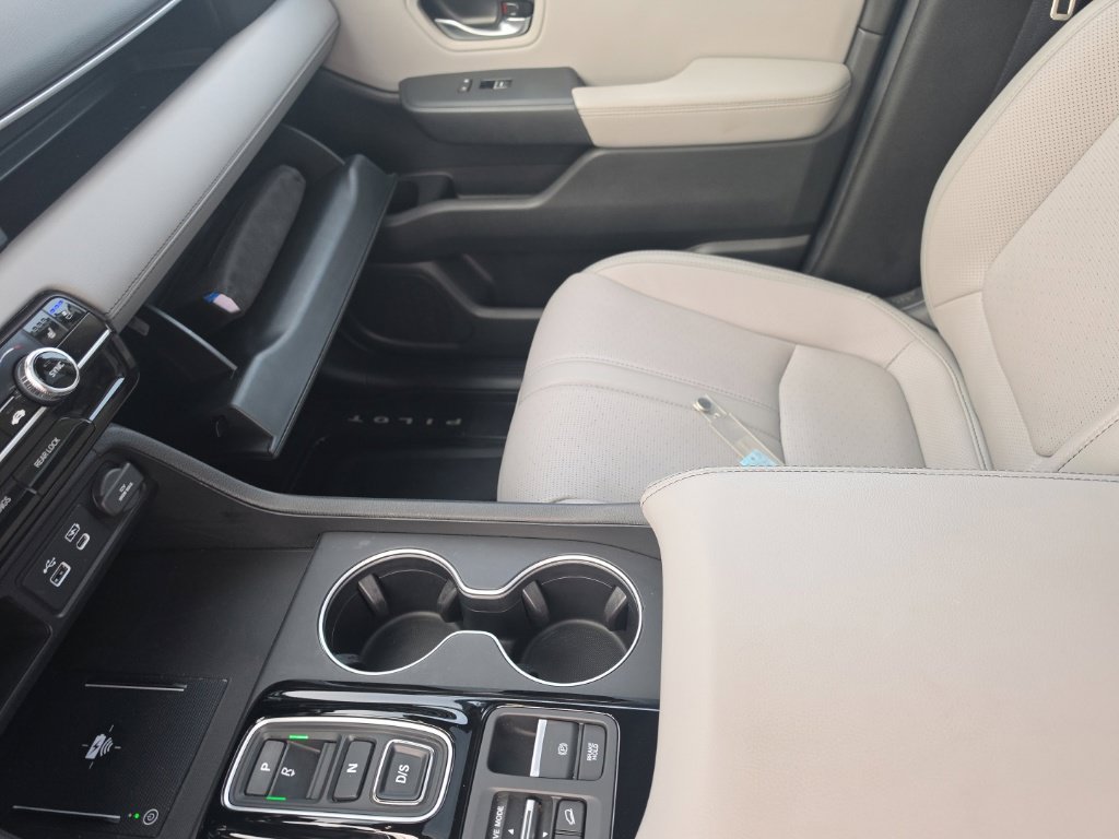 Certified 2025 Honda Pilot Elite image 24