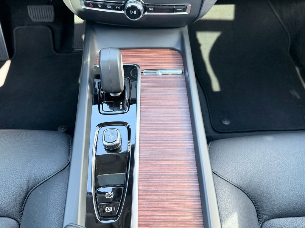 Used 2025 Volvo V60 B5 Cross Country Plus image 18